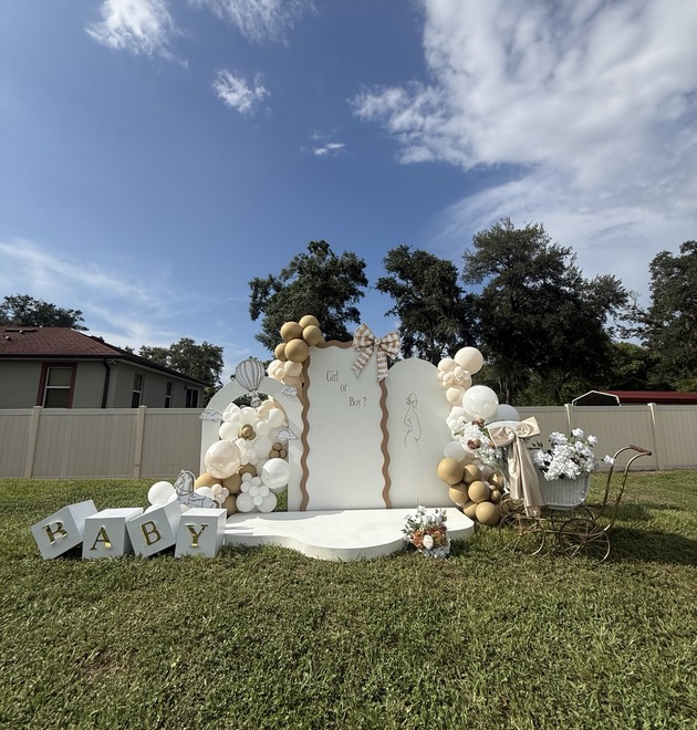 Neutral gender reveal installation created by Star Vibe Events